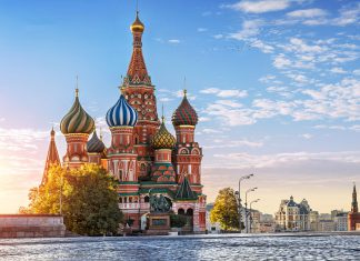 Thung lũng Geyser thu hút du khách trong chuyến Du lịch Nga