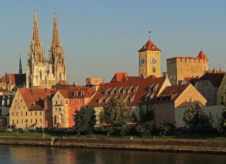 Khám phá Regensburg - thành phố cổ nổi tiếng trong tour du lịch Đức